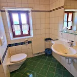 Schene Kammer شقة